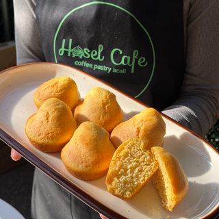 Honey Butter Cornbread (12 Pieces)