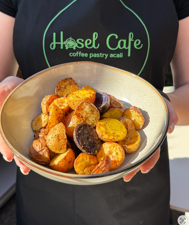Roasted Fingerling Potatoes (Small: Serves 6–8; Large: Serves 20–24).